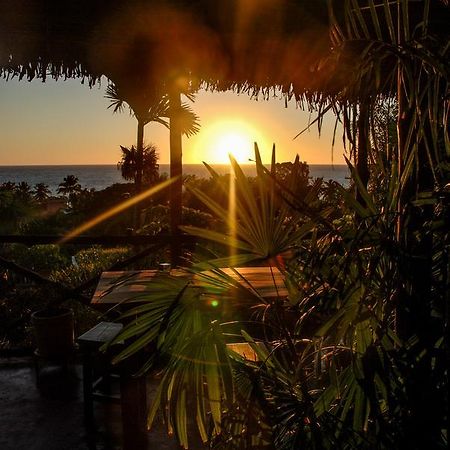Coucher De Soleil Ambatoloaka  Exterior foto