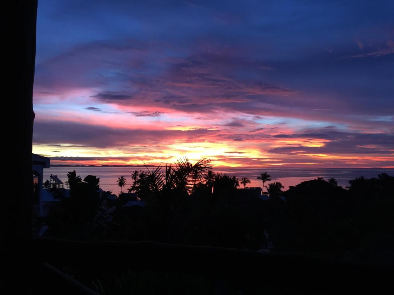 Coucher De Soleil Ambatoloaka  Exterior foto